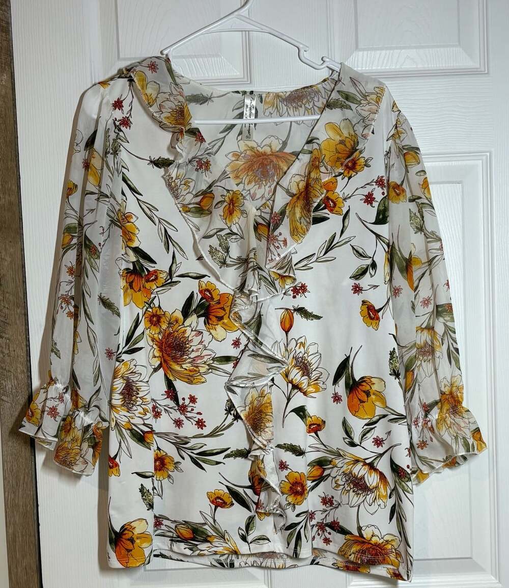 Women's Floral Ruffle V-Neck Blouse Size XL